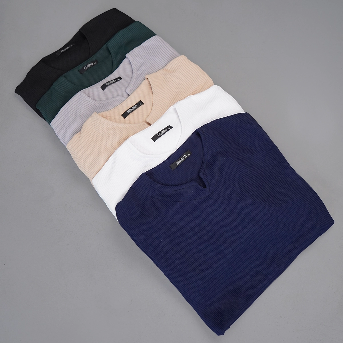 بلوز مردانه طوسی روشن یقه کوبایی مدل Etron